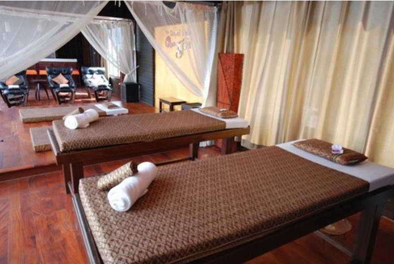 The Royal Palm Beach Front Patong Exterior foto