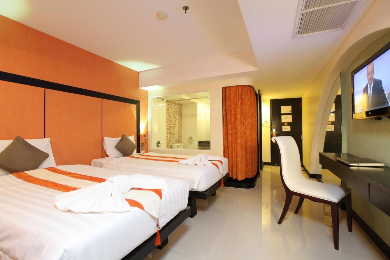 The Royal Palm Beach Front Patong Exterior foto