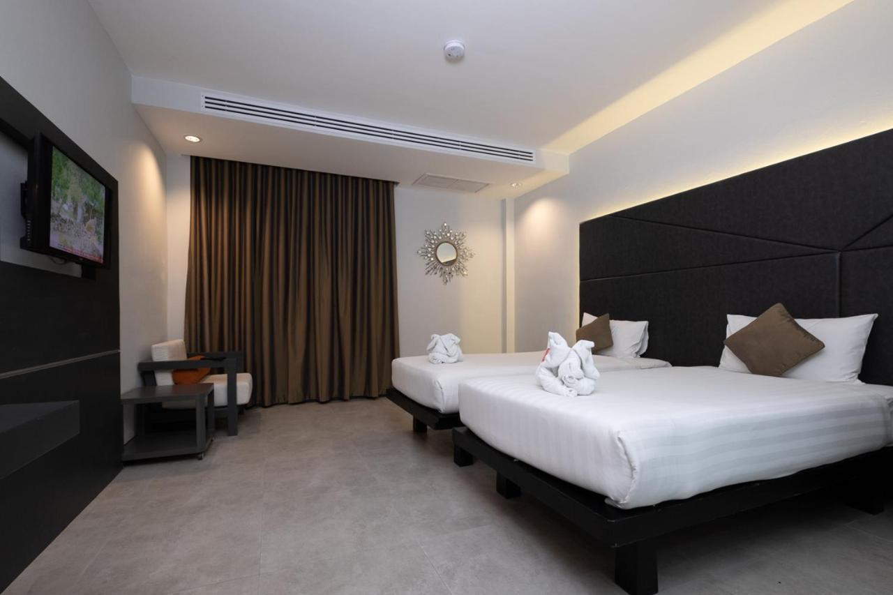 The Royal Palm Beach Front Patong Exterior foto