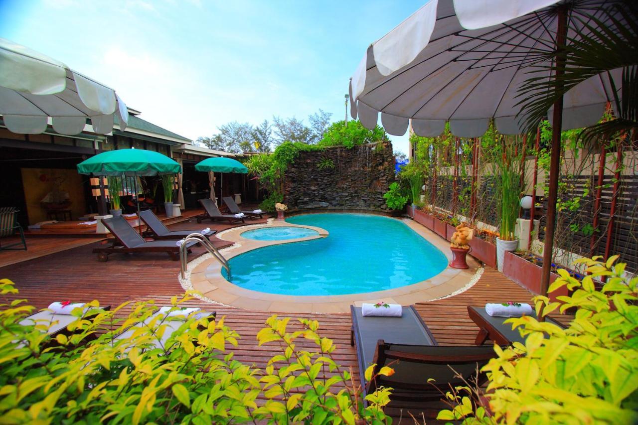 The Royal Palm Beach Front Patong Exterior foto