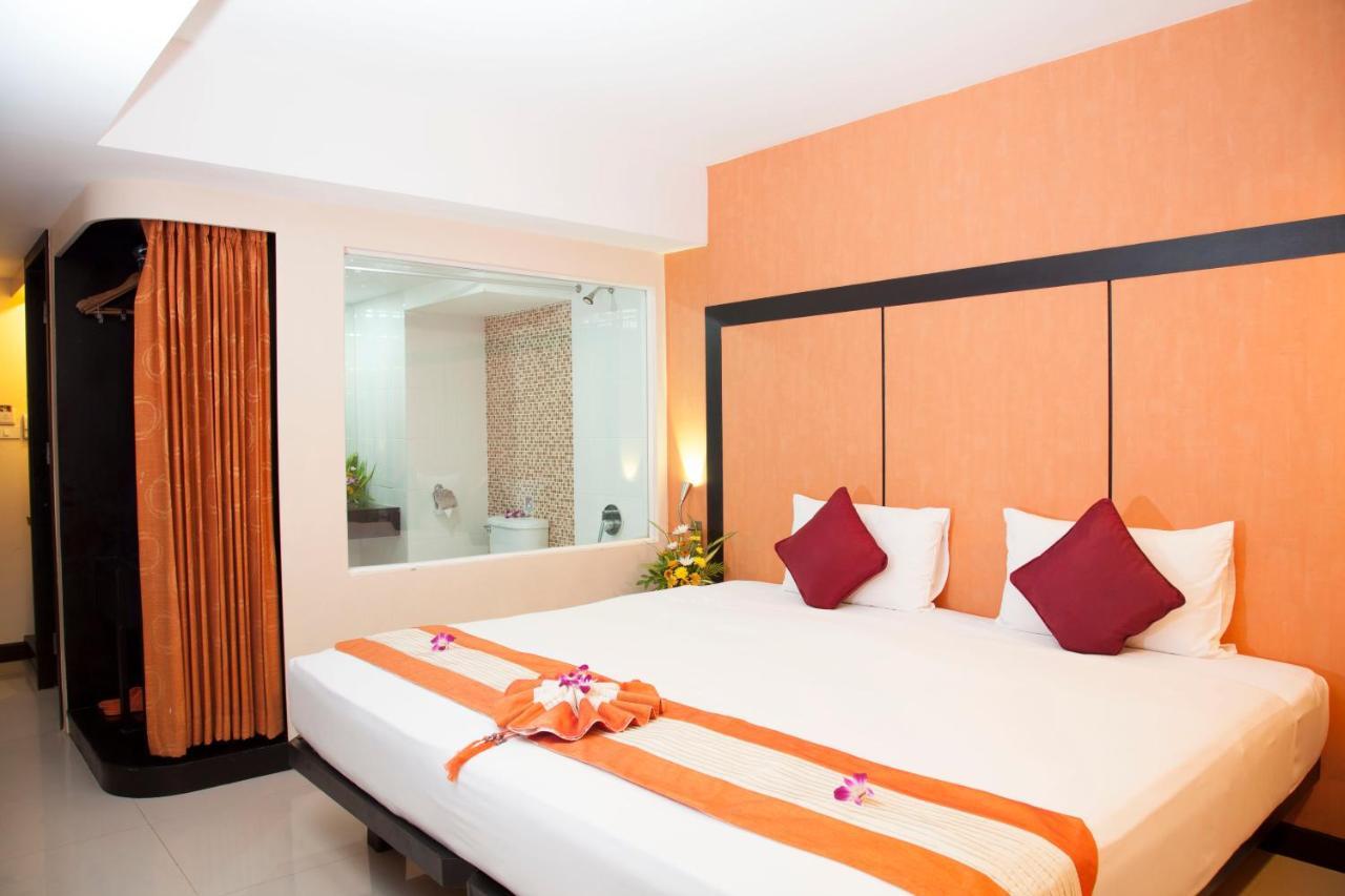The Royal Palm Beach Front Patong Exterior foto