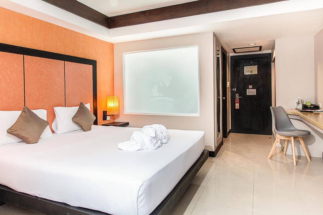 The Royal Palm Beach Front Patong Exterior foto