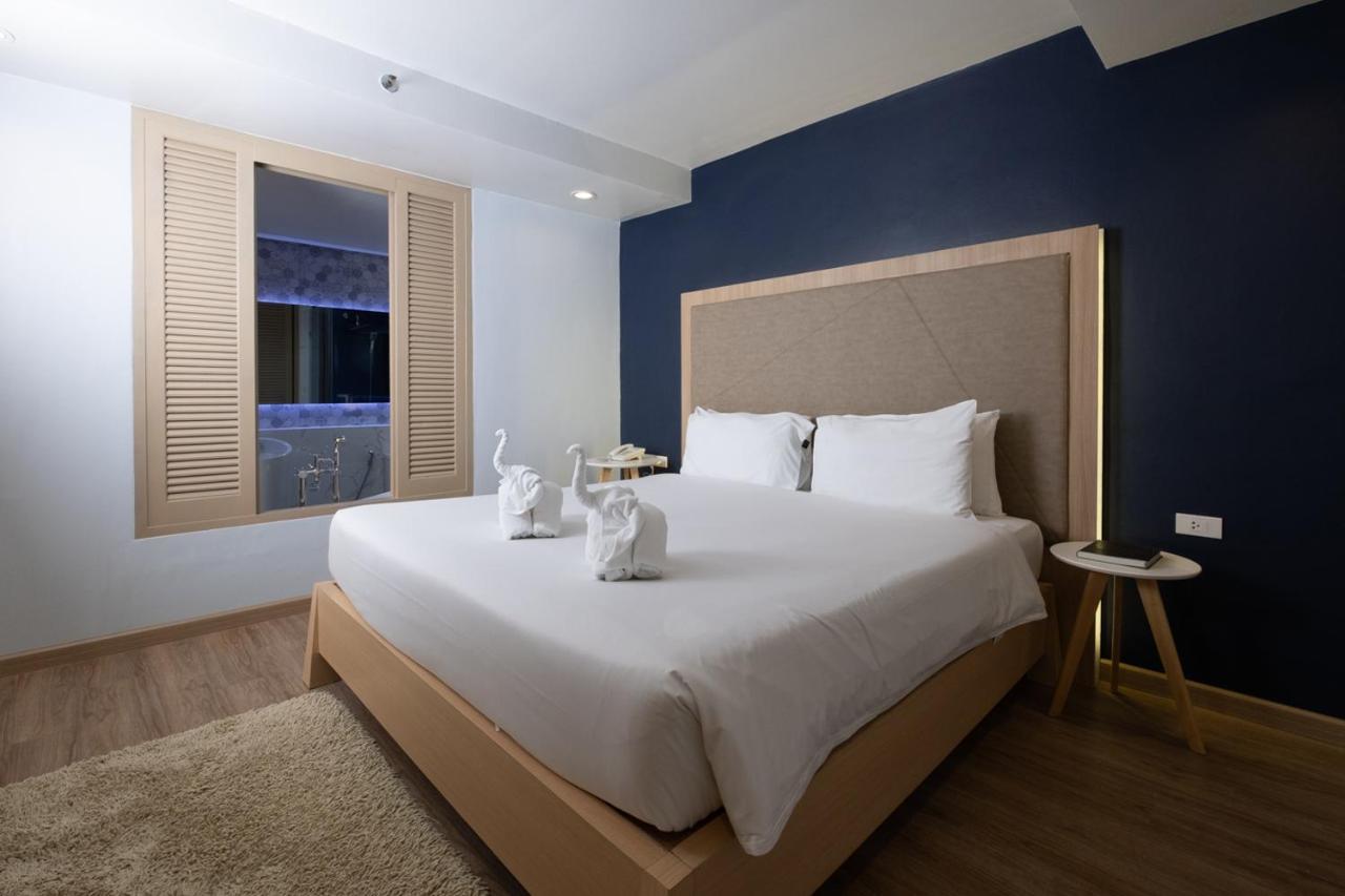 The Royal Palm Beach Front Patong Exterior foto