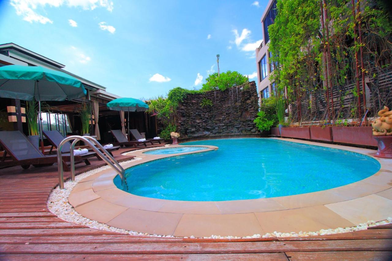 The Royal Palm Beach Front Patong Exterior foto