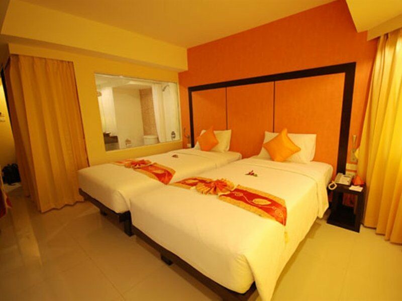 The Royal Palm Beach Front Patong Exterior foto