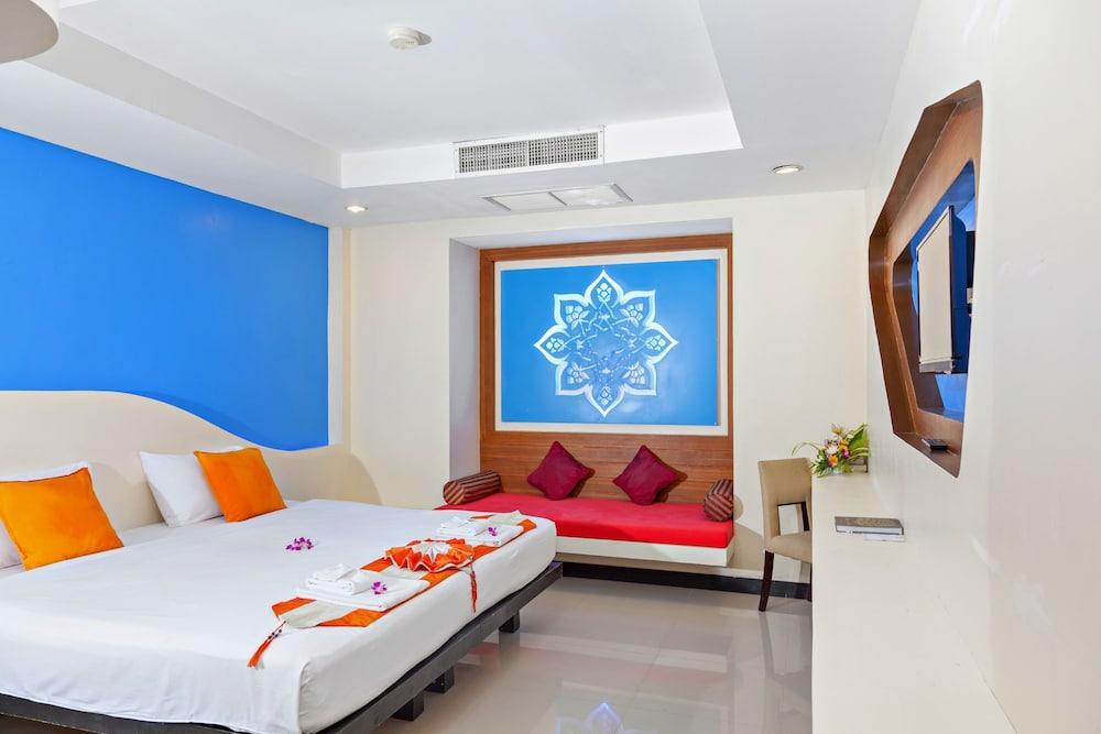 The Royal Palm Beach Front Patong Exterior foto